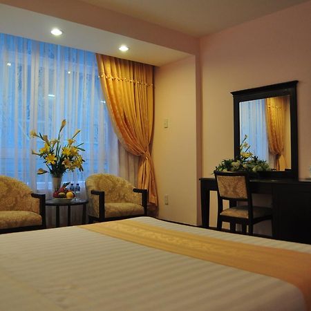 Dong Kinh A Hotel Хошимин Экстерьер фото