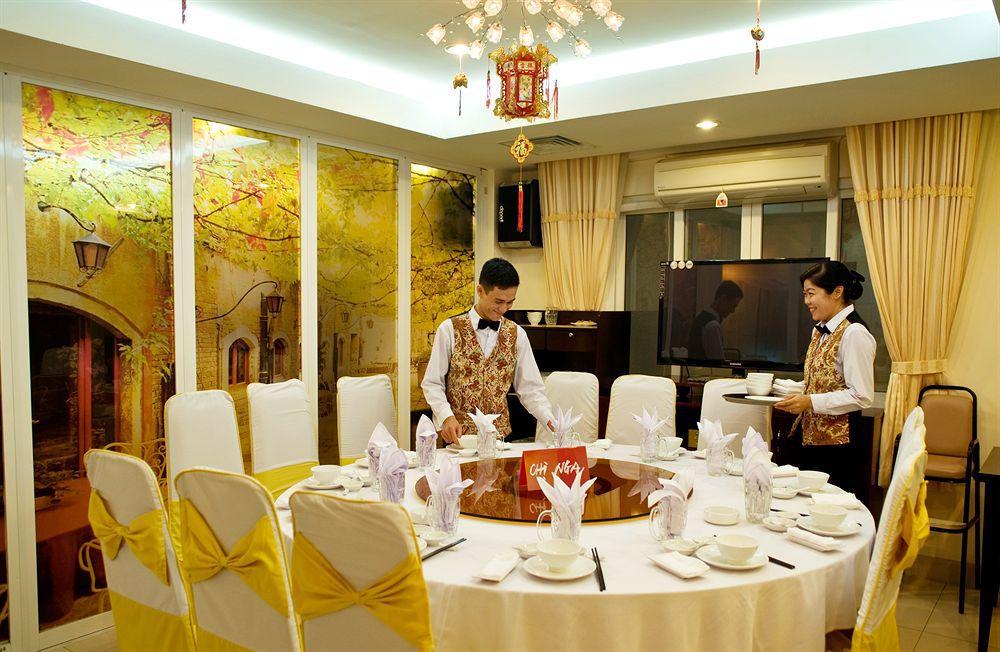 Dong Kinh A Hotel Хошимин Экстерьер фото