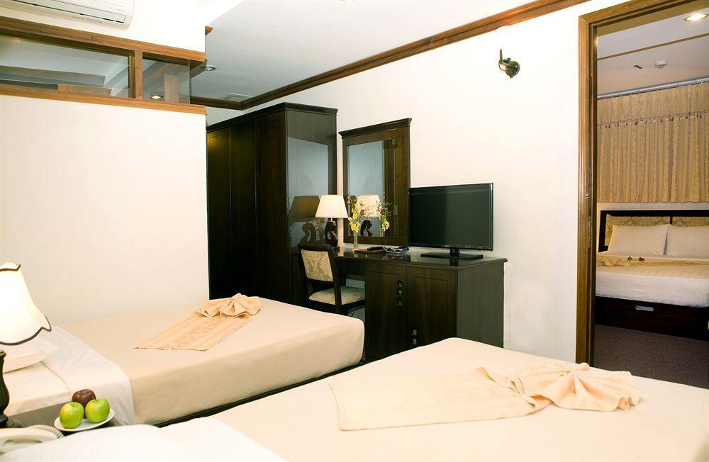Dong Kinh A Hotel Хошимин Экстерьер фото