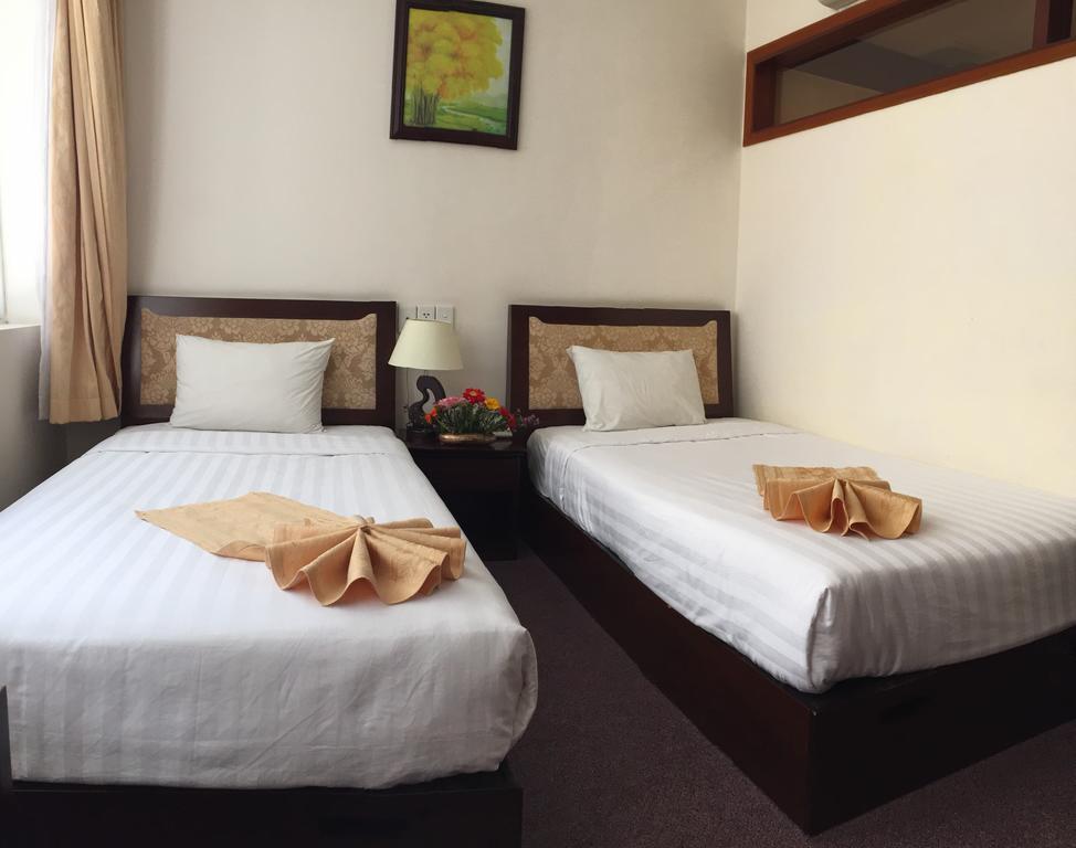 Dong Kinh A Hotel Хошимин Экстерьер фото