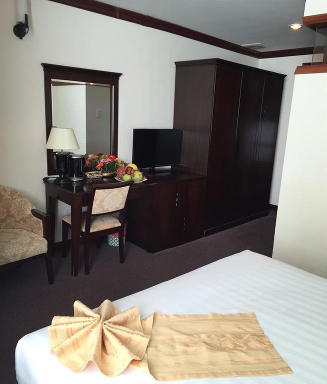 Dong Kinh A Hotel Хошимин Экстерьер фото