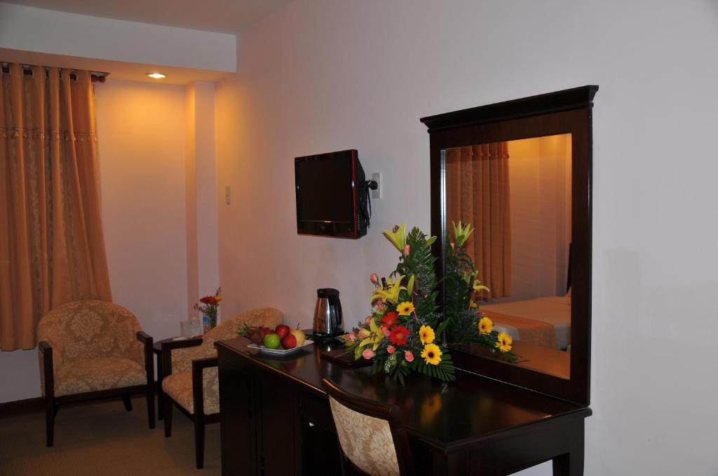 Dong Kinh A Hotel Хошимин Номер фото