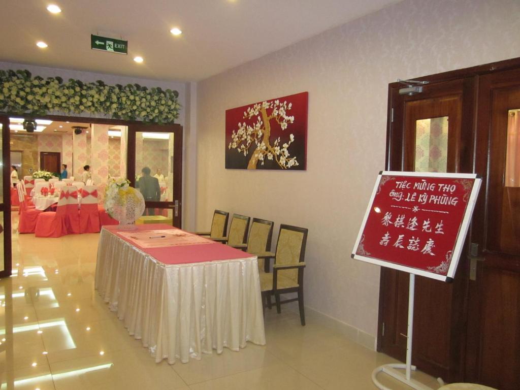 Dong Kinh A Hotel Хошимин Экстерьер фото