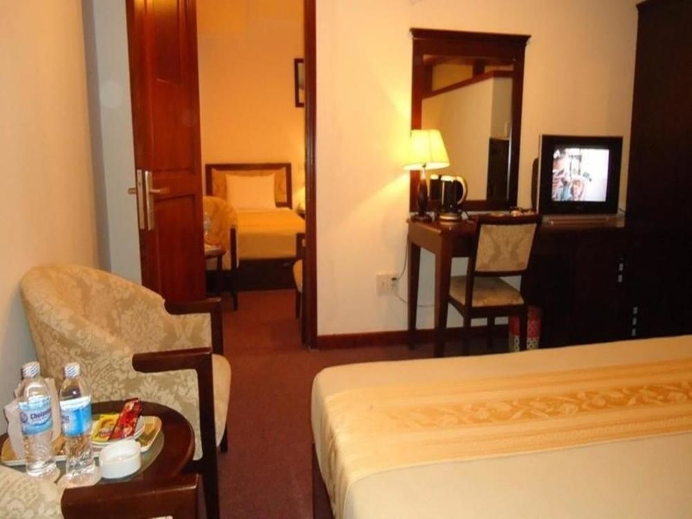 Dong Kinh A Hotel Хошимин Экстерьер фото