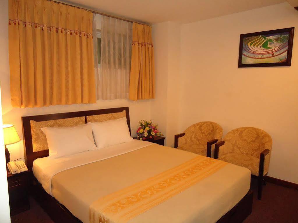 Dong Kinh A Hotel Хошимин Экстерьер фото
