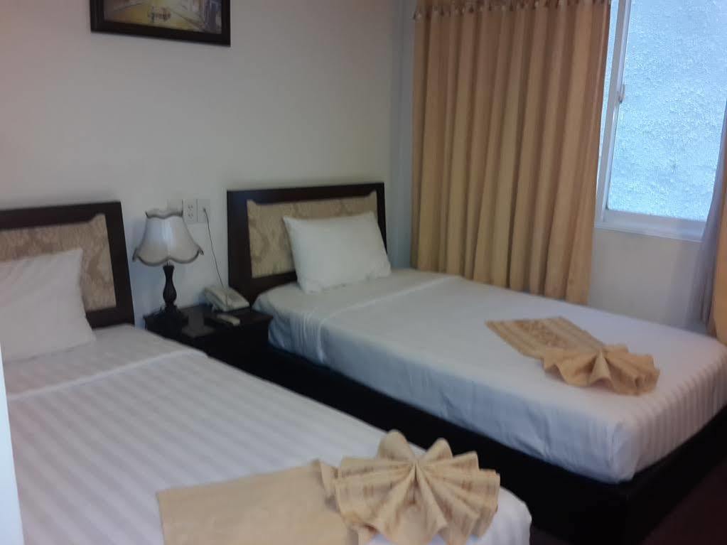 Dong Kinh A Hotel Хошимин Экстерьер фото