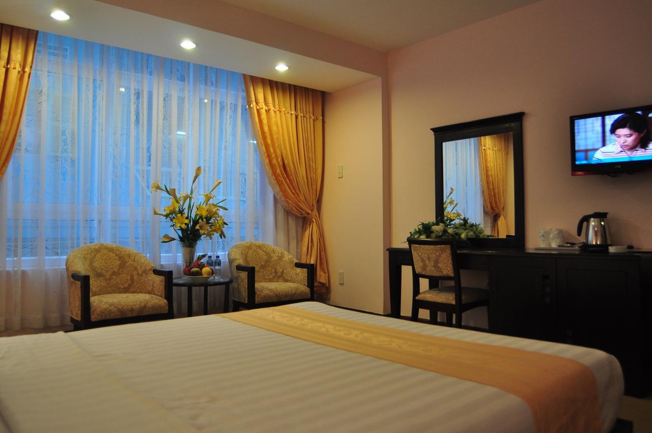 Dong Kinh A Hotel Хошимин Экстерьер фото